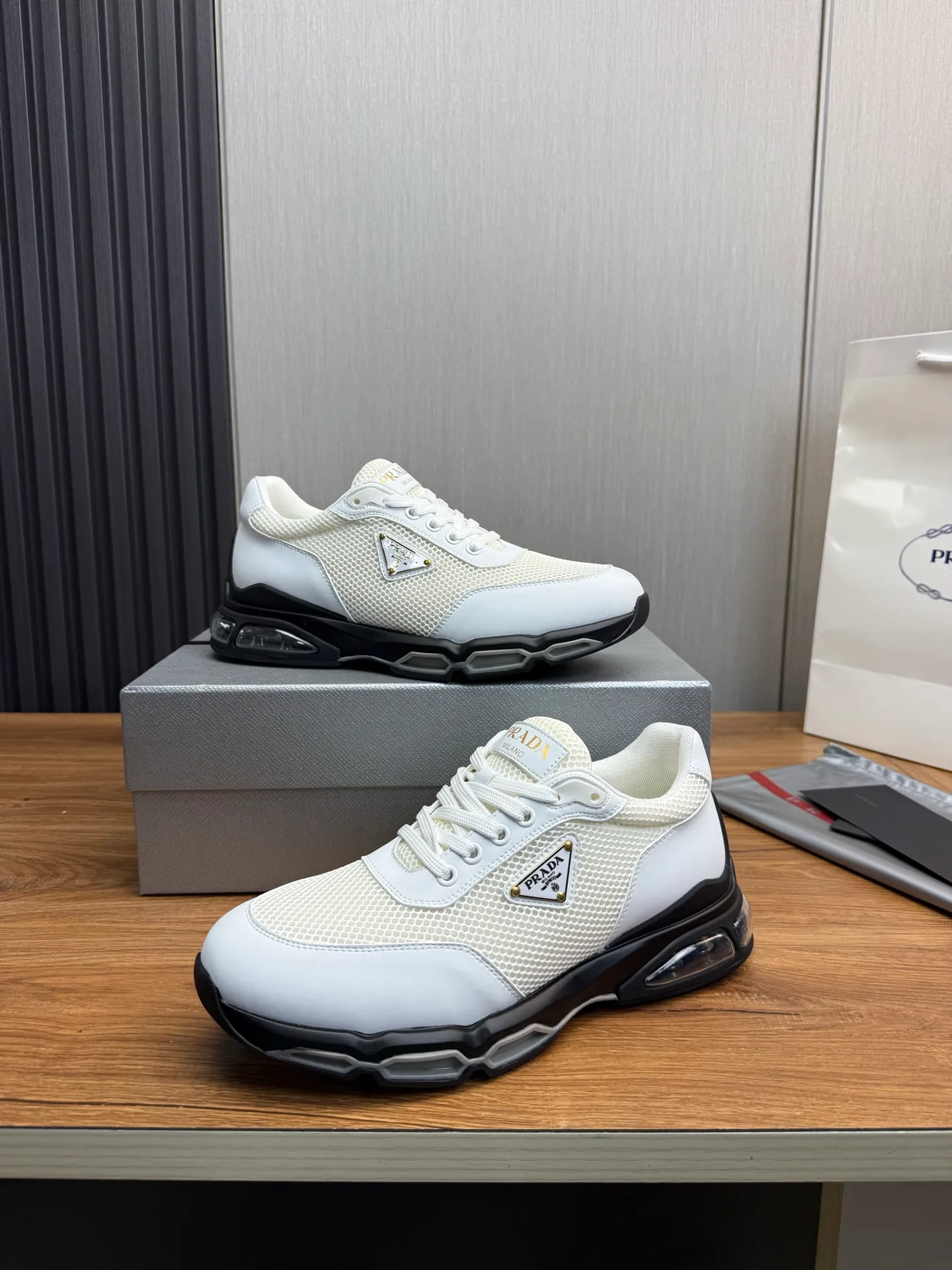 Men's shoes 💰640💰 [PRADA] Men's shoes are popular in the counter, high-quality shipments ✔️Official website synchronization, original cowhide with mesh surface + cowhide lining, 1⃣️:1⃣️reproduction, original air cushion original bottom, 38-45 (customized at 45)